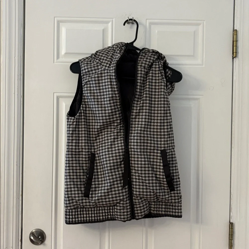 RARE Lululemon Chilly Chill reversible puffer vest with hood black gingham 6